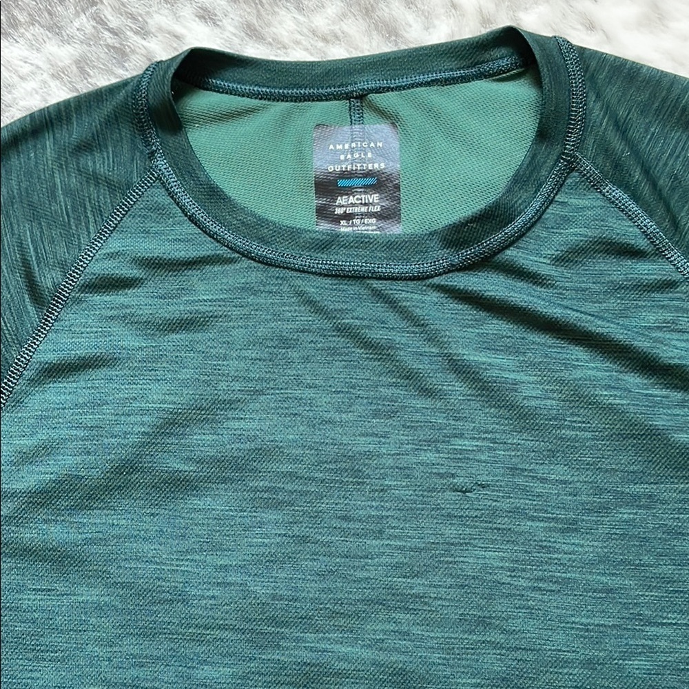 American Eagle Outfitters Green Short Sleeve Gym Tee - Picture 4 of 8